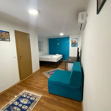 Apple Line Appartments 4*