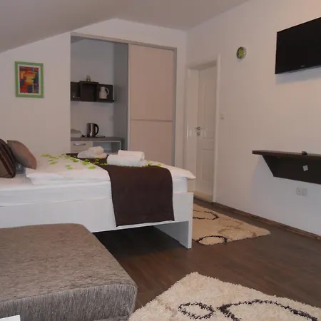 Apple Line Appartments 4*