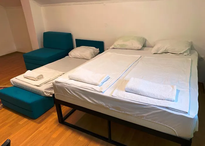 Πανσιόν Apple Line Appartments 4*