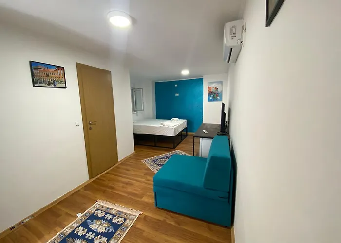 Apple Line Appartments 4*