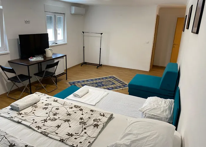 Apple Line Appartments 4*