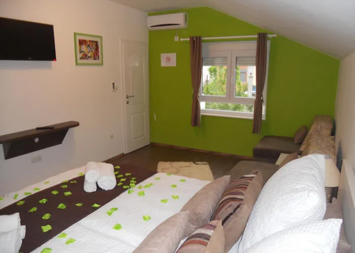 Apple Line Appartments 4*