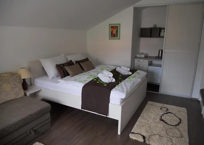 Apple Line Appartments 4* Μόσταρ