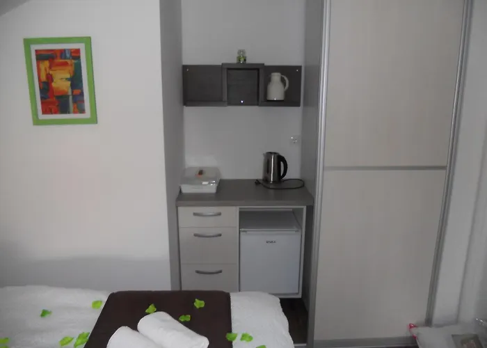 Πανσιόν Apple Line Appartments 4*